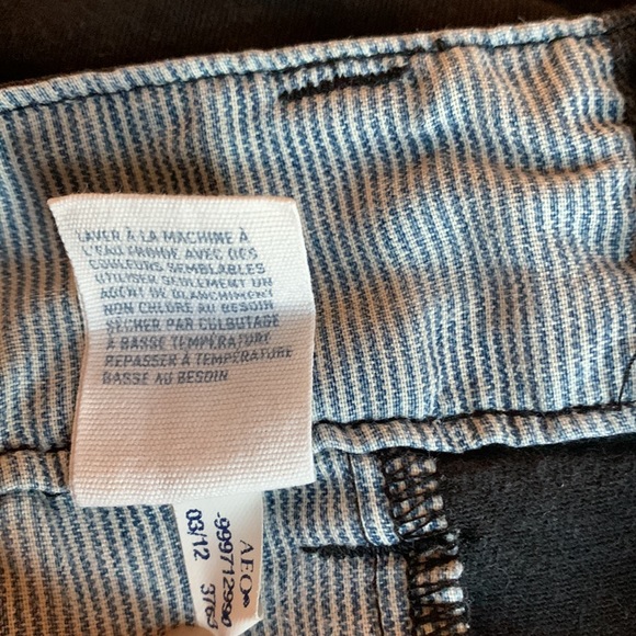 American Eagle stretchy fit black shorts Size 6 - Picture 7 of 7